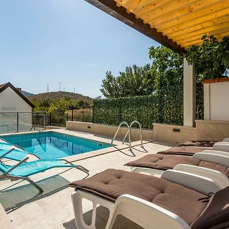 House Luce With Pool Leilighet Čisla Eksteriør bilde