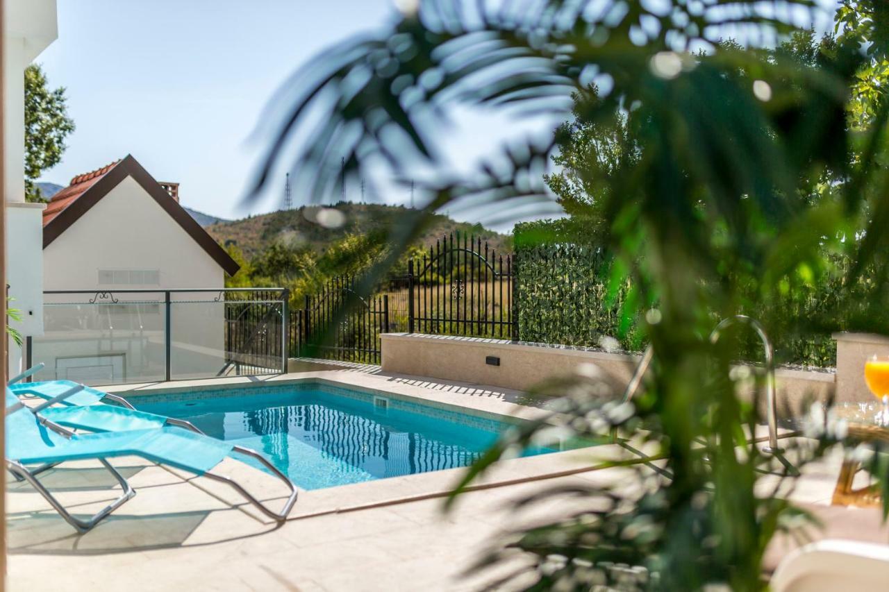 House Luce With Pool Leilighet Čisla Eksteriør bilde